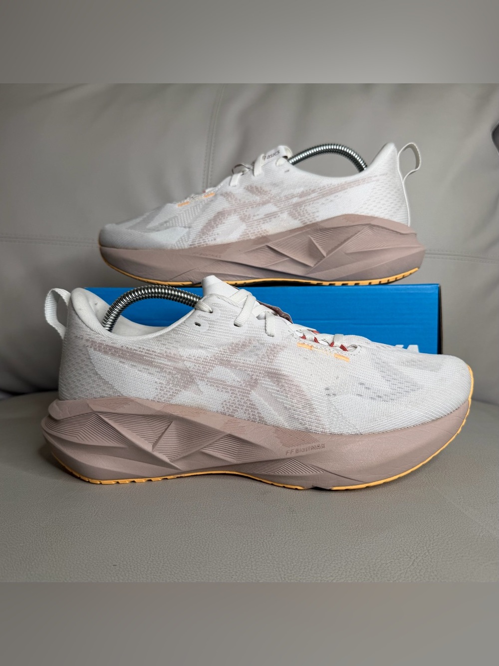 Asics Novablast 5 White Fawn Athletic Running Shoes Sneakers Women’s Size 10